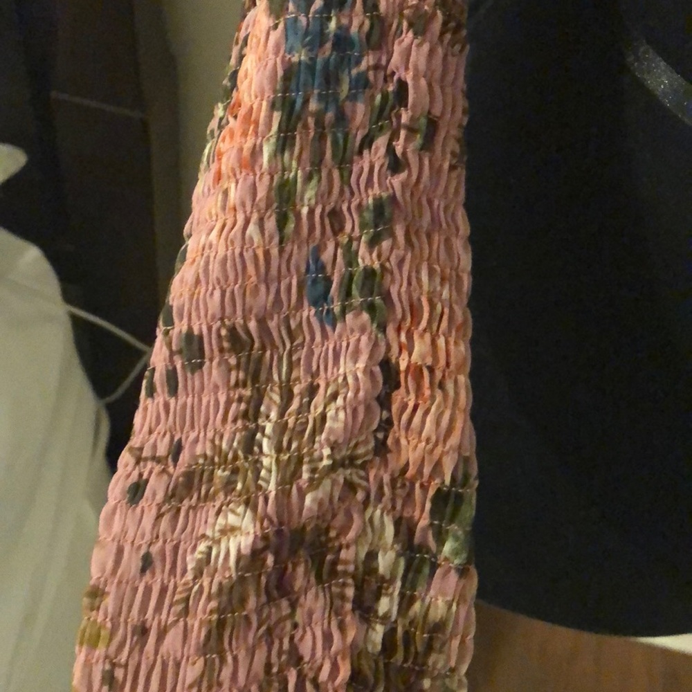 Chiffon Rushed Crop Top - Picture 5 of 7